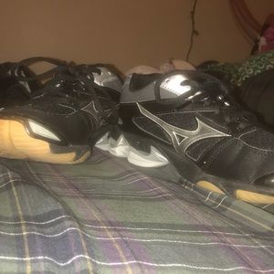 Volleyball shoes